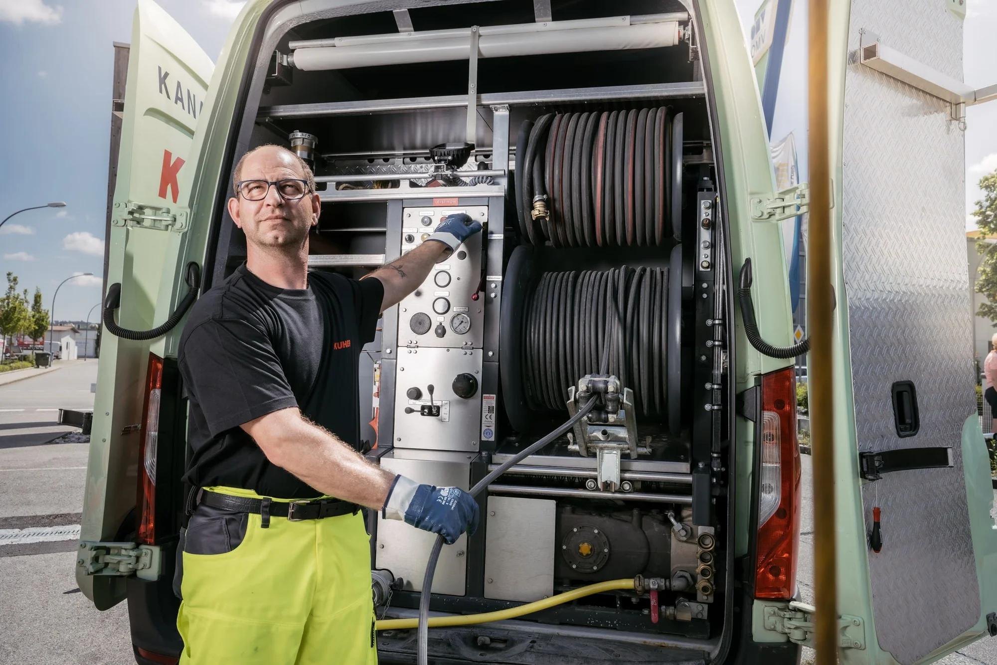 Kanalreinigung in Bad Abbach mit Spülfahrzeug